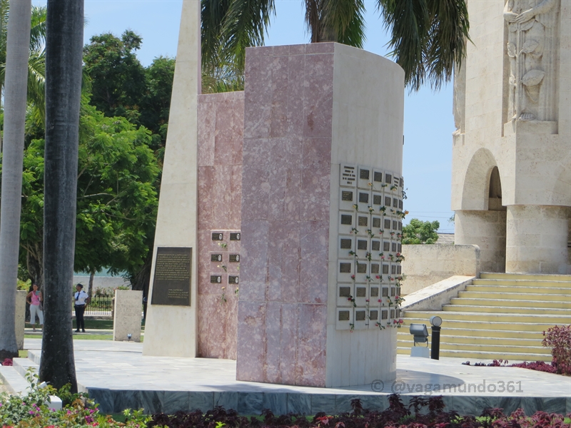 castro santa ifigenia cemetery santiago