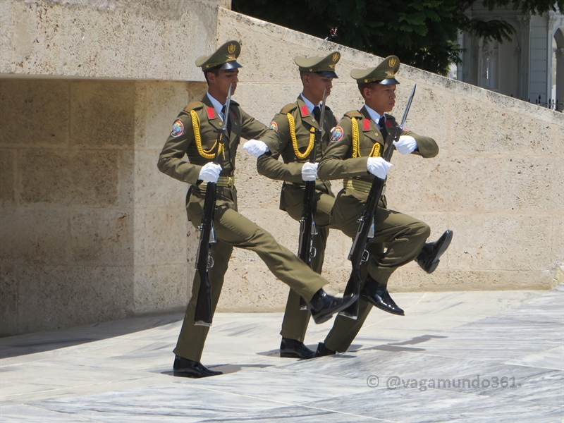 change of guards jose marti wachwechsel cemetery castro vagamundo361