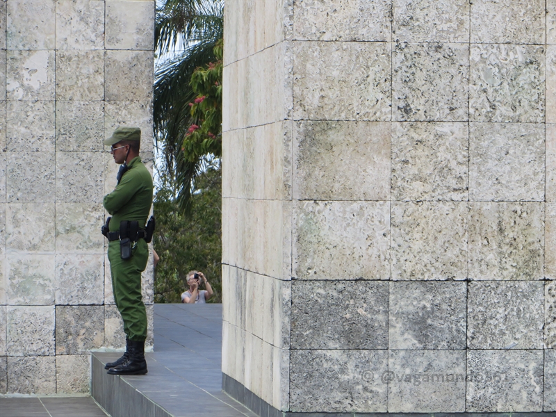 che guevara santa clara monument vagamundo361